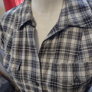 *5 for $20* Pretty plaid shirt dress size 6 never worn